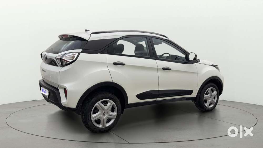 Tata Nexon 1.2 Revotron Xm (s), 2023, Petrol