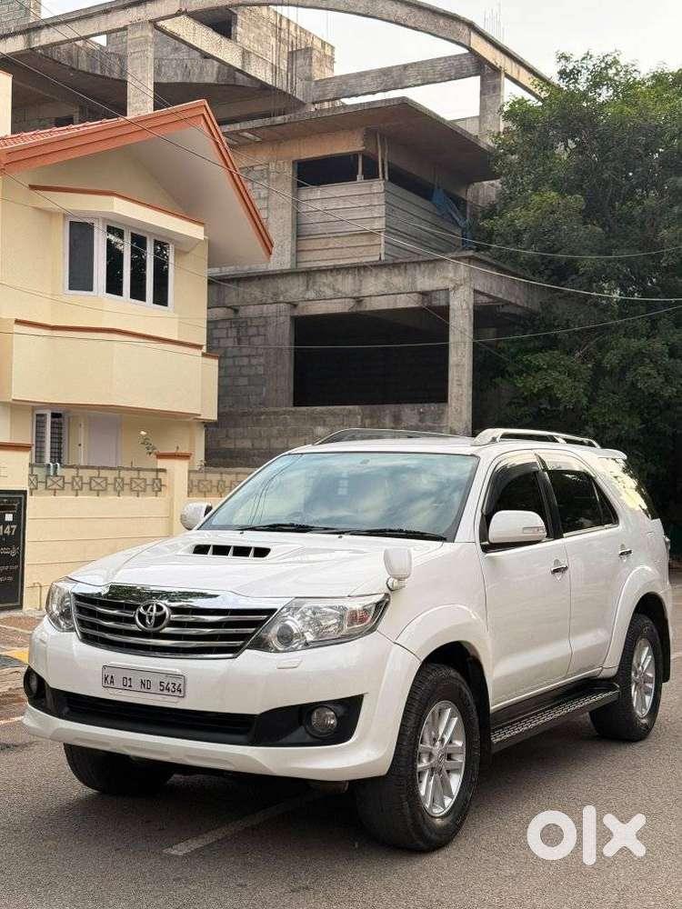 Toyota Fortuner 4x2 Manual, 2013, Diesel