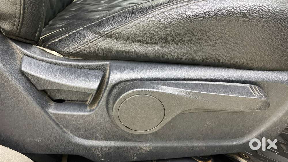 Mahindra Xuv300 W8 Diesel, 2023, Diesel