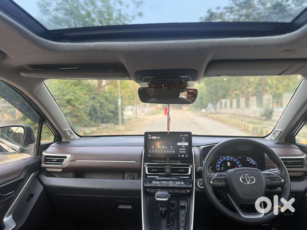 Toyota Innova Hycross 2.0 Zx Hybrid 7 Str, 2023, Petrol