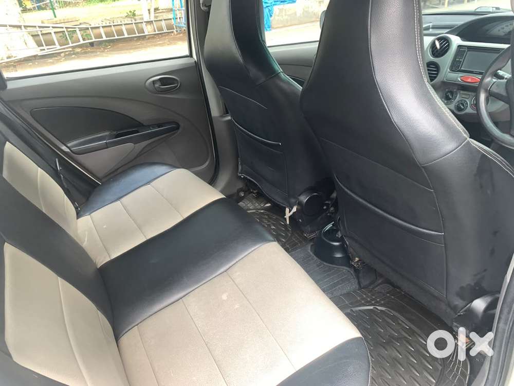 Toyota Etios Liva G, 2011, Petrol