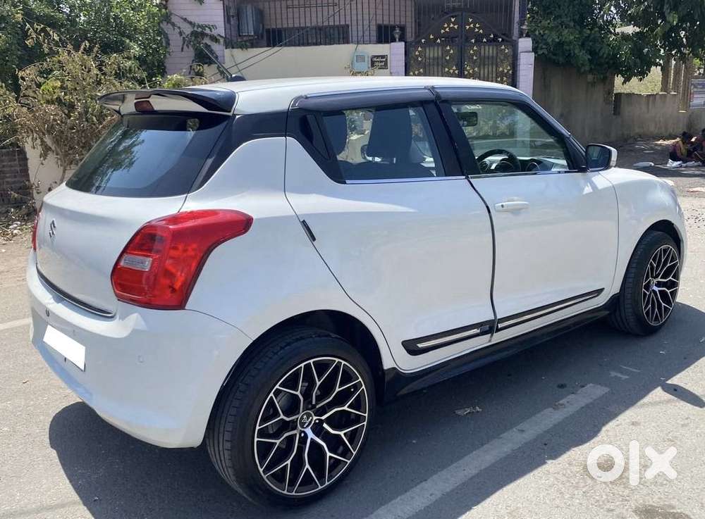 Maruti Suzuki Swift Vxi + Manual, 2023, Petrol