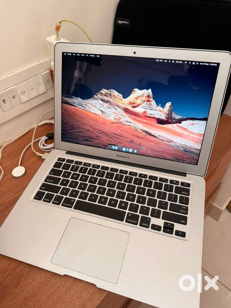 Macbook Air - Excellent Condition