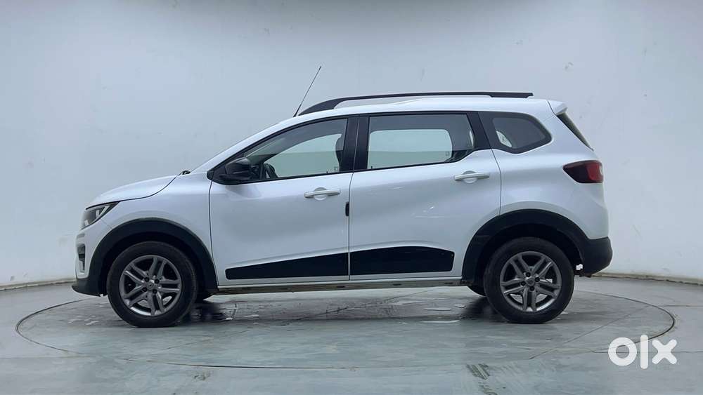 Renault Triber Rxz, 2022, Petrol