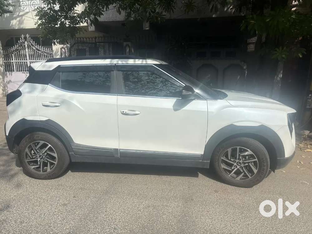 Mahindra Xuv 3xo 2025 Petrol 5000 Km Driven