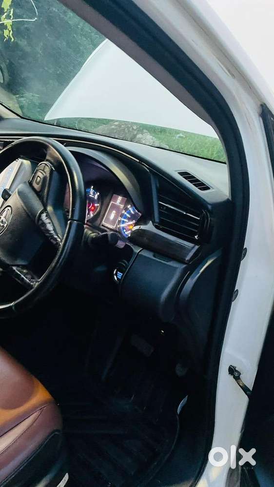 Kl 01 Toyota Innova Crysta 2016 2.8 Z Automatic Diesel Well Maintained