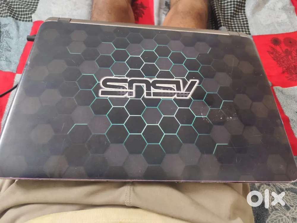 Asus i3 7gen, 4/8GB, 500GB HDD and  2hrs uptime, Best in Condition.