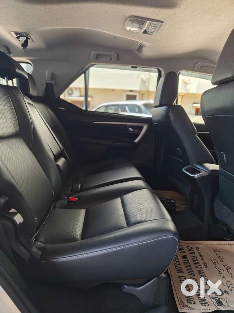 Toyota Fortuner 4x2 Mt 2.8 Diesel, 2024