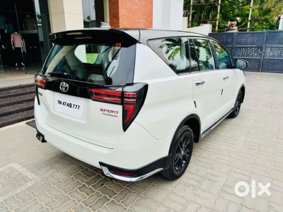 Toyota Innova Crysta 2.8 Zx At 7 Seater, 2017, Diesel