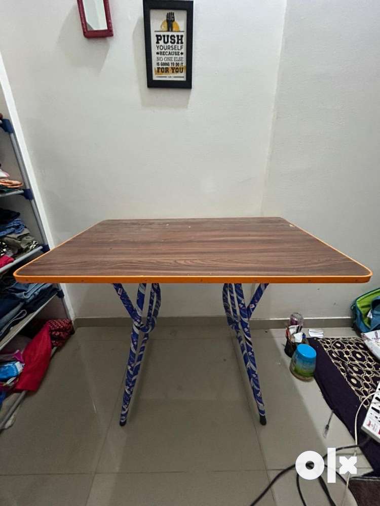 Folding table online deals olx