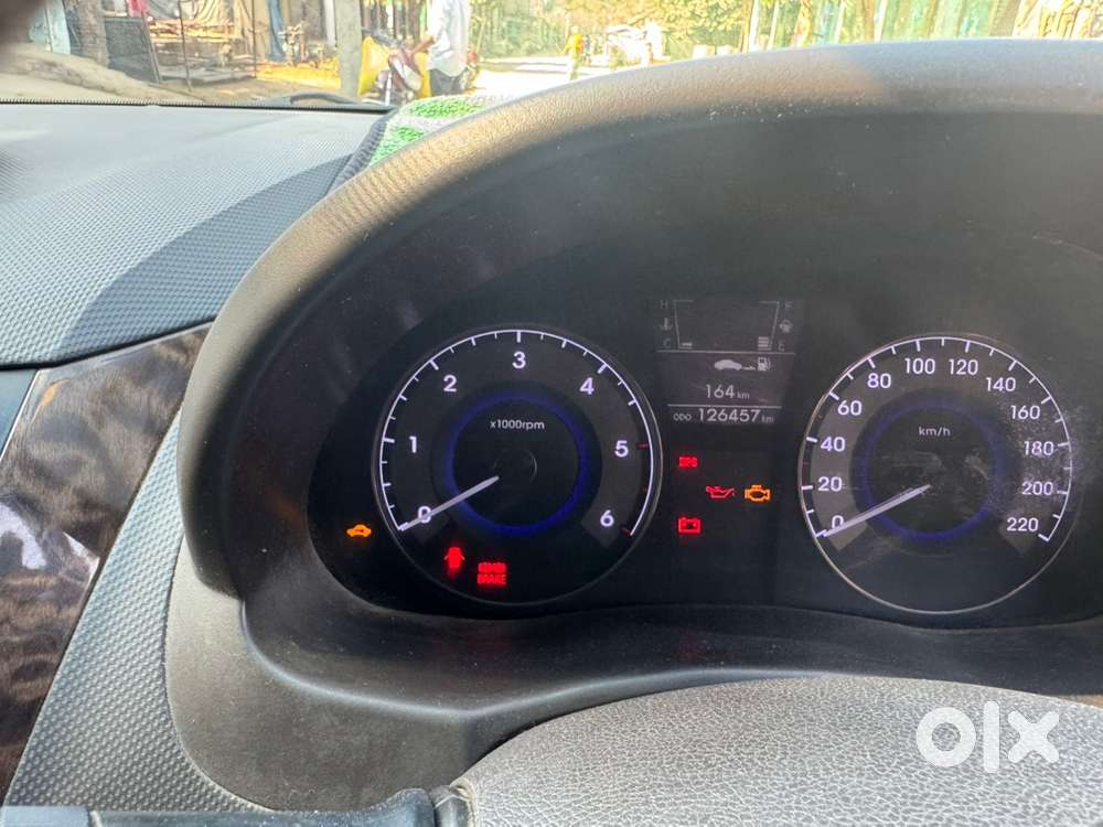 Hyundai Verna 2013 Manual