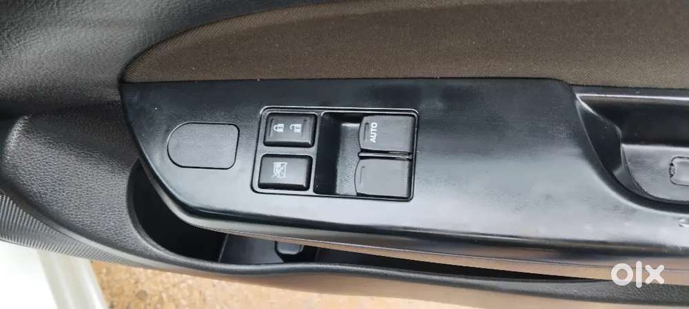Maruti Suzuki Swift Lxi 2015