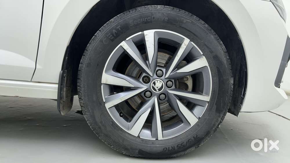 Skoda Slavia Style (non-sunroof), 2022, Petrol
