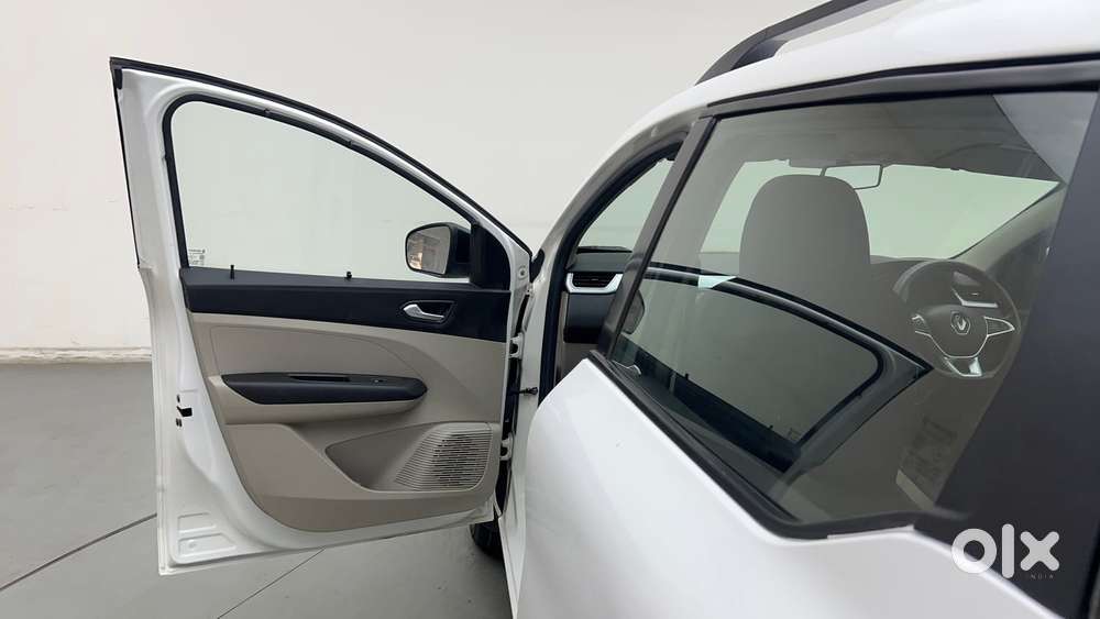 Renault Triber Rxz, 2022, Petrol