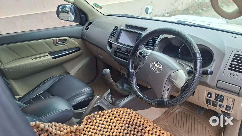 Toyota Fortuner 4x2 Manual, 2013, Diesel