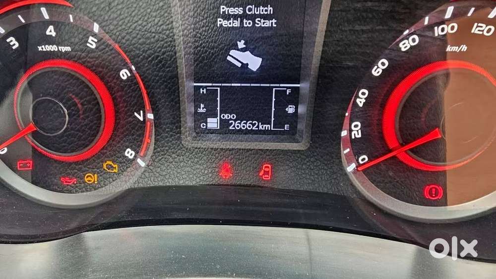Mahindra Xuv300 Turbosport W8, 2023, Petrol