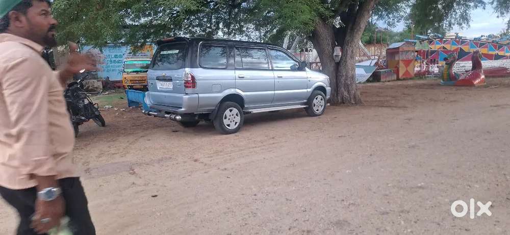 Tavera B3 10 Seater 2010. Newly Look Pakka Condition