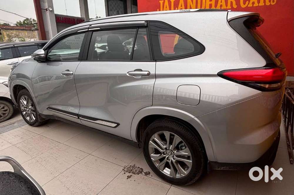 Toyota Innova Hycross, 2026, Petrol