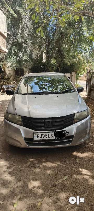 I want to sell 2024 my car on olx