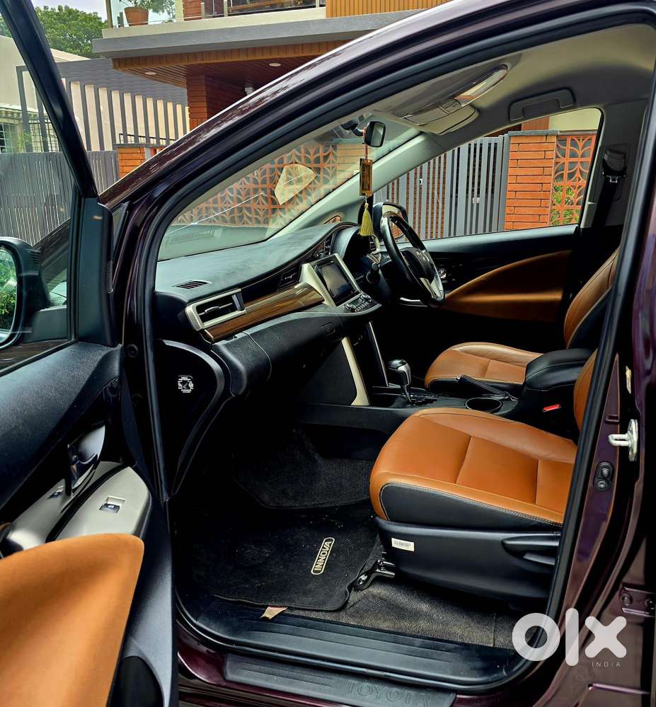 Toyota Innova Crysta 2.8 Zx At 7 Seater, 2016, Diesel