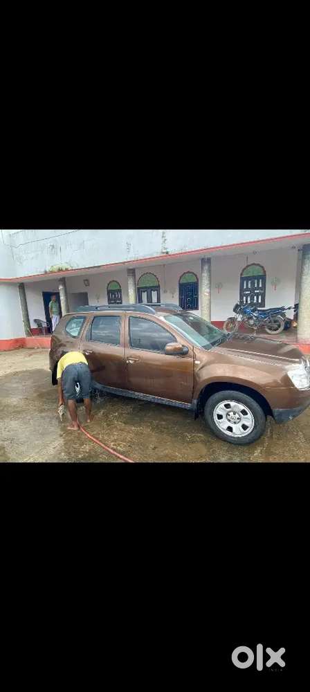 2016 Duster बिल्कुल नई जैसी है, सभी 4 टायर और बैटरी भी नई - 3.85 लाख