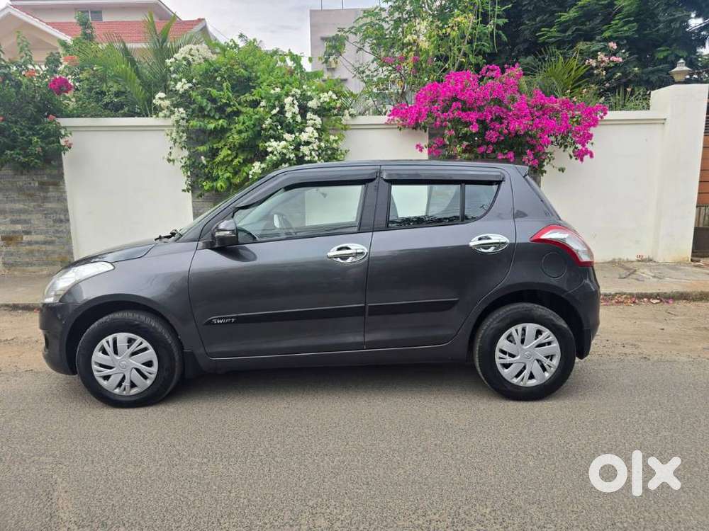 Maruti Suzuki Swift Vxi + Manual, 2017, Petrol