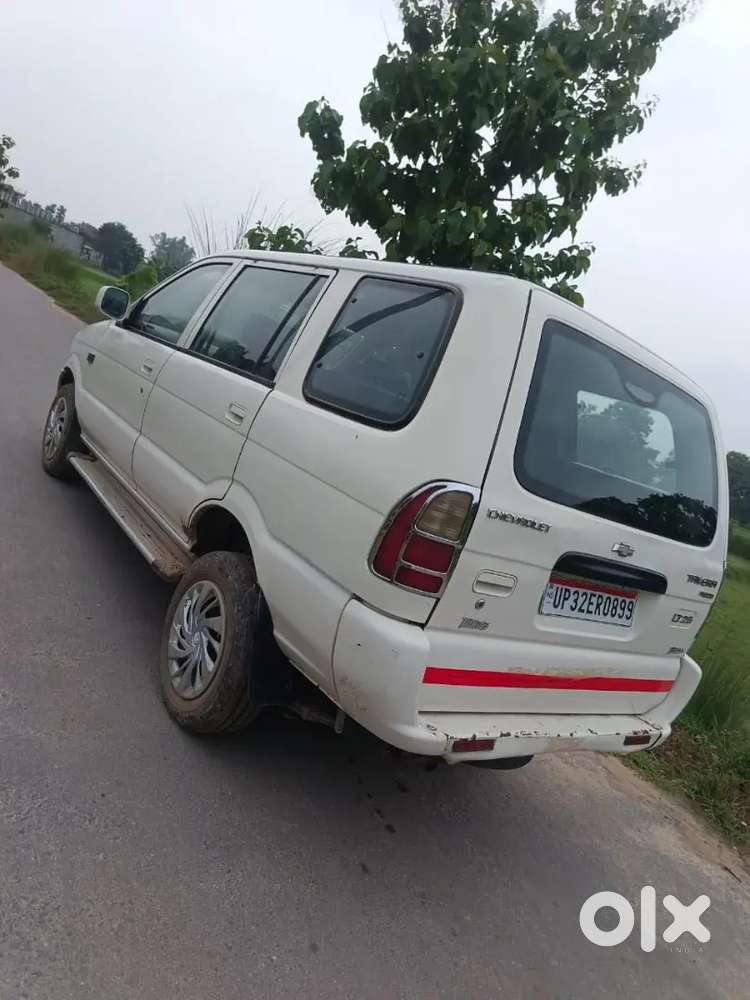 Chevrolet Tavera Neo 2013