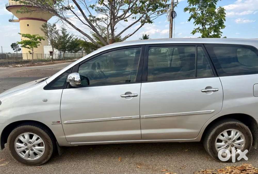 Toyota Innova 2012 Diesel Well Maintained