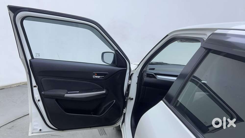 Maruti Suzuki Swift 1.3 Zxi, 2021, Petrol