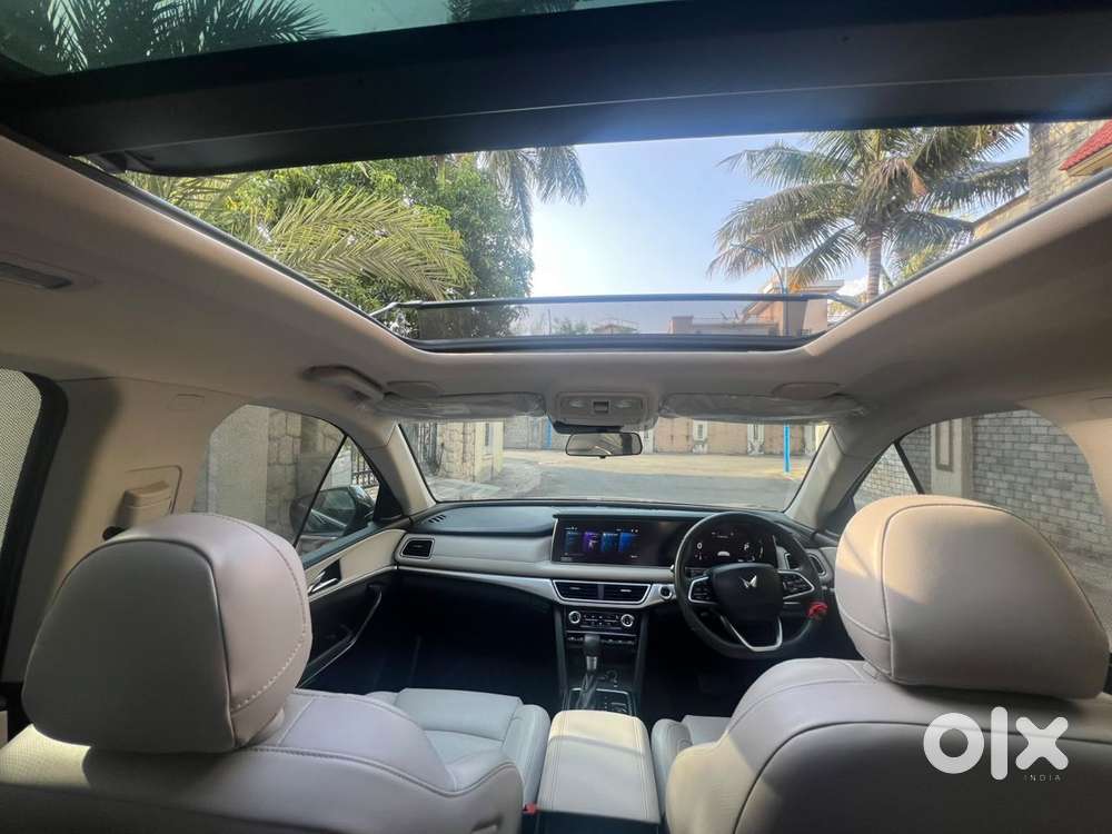 Mahindra Xuv700 2.2 Ax 7 Diesel Mt Luxury Pack Str, 2023, Diesel
