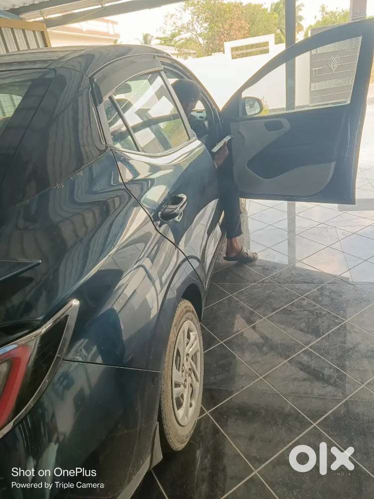 Hyundai Aura 2022 Petrol 137000 Km Driven