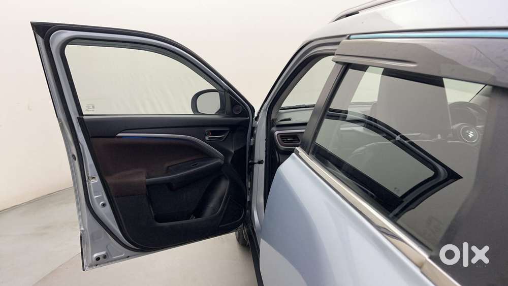 Maruti Suzuki Brezza 1.5 Zxi At Smart Hybrid Dual Tone, 2022, Petrol