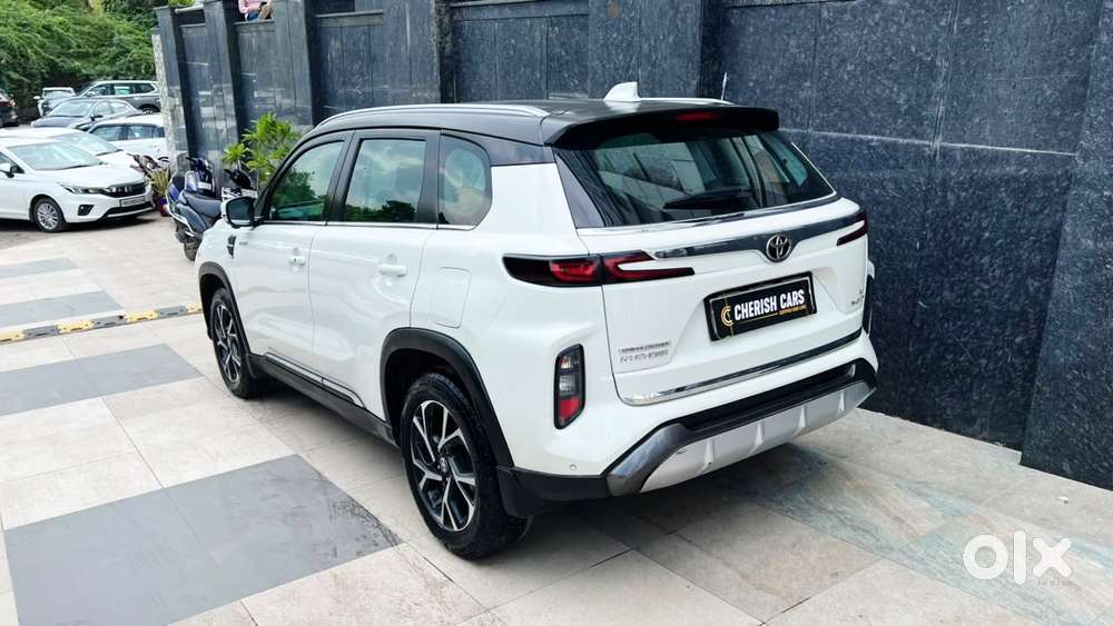 Toyota Urban Cruiser Hyryder 1.5 V Hybrid, 2023, Cng & Hybrids