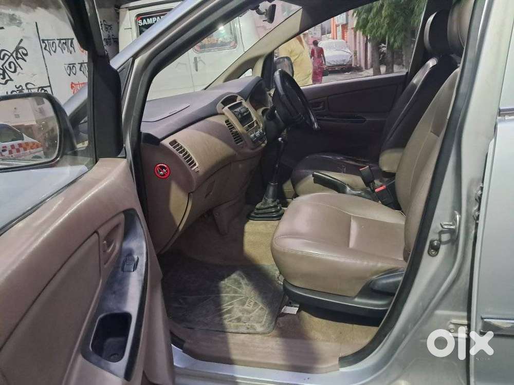 Toyota Innova 2.5 G (diesel) 8 Seater, 2016