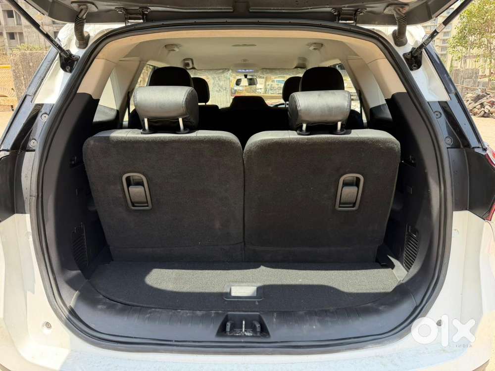 Mahindra Xuv700 2.0 Ax 5 Petrol Mt 7 Str, 2022, Petrol