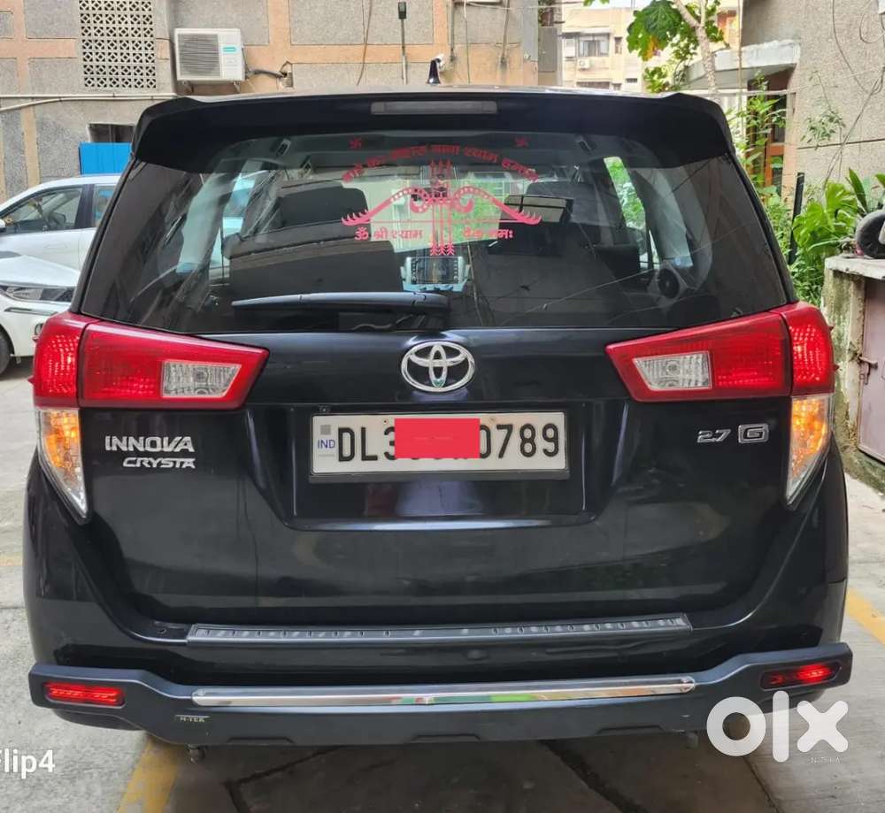 Innova Crysta 2022 Petrol Well Maintained