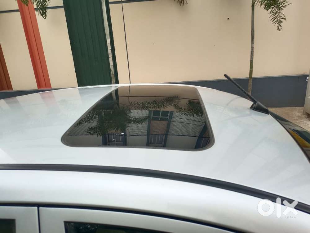Hyundai I10 Asta 1.2 At With Sunroof, 2011, Petrol