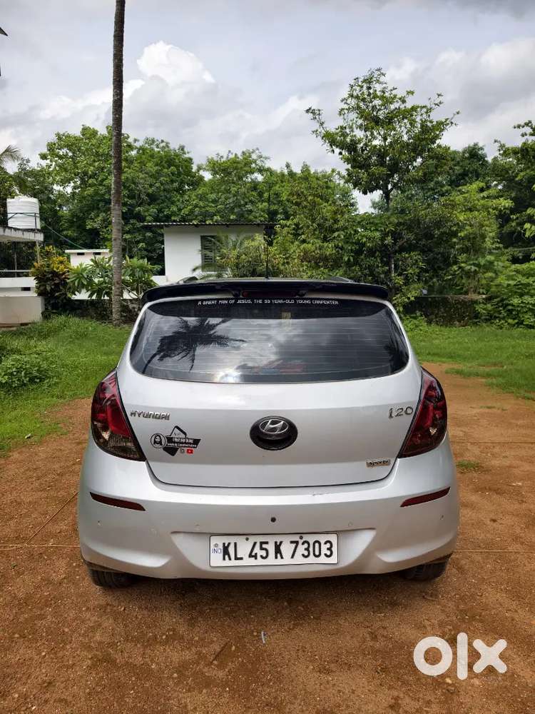 2014 - 15 
Hyundai I20 Sports 
Sleek Silver Colour 
Diesel 
Km-130000