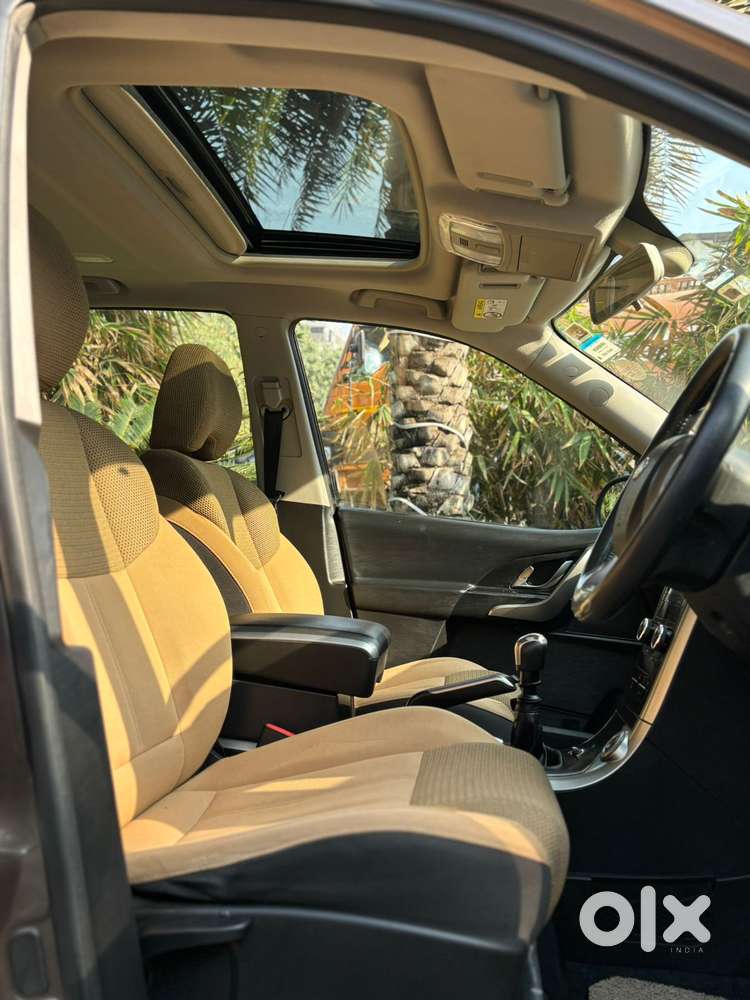 Mahindra Xuv500 W9, 2021, Diesel