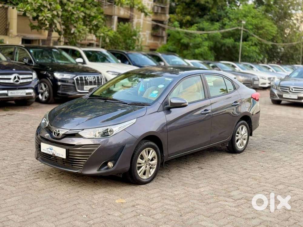 Toyota Yaris V Cvt, 2018, Petrol