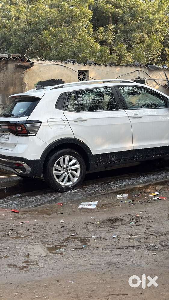 White Volkswagen Taigun 2022 Petrol