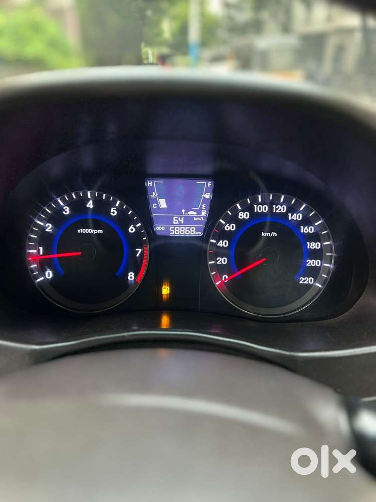 Hyundai Verna Fluidic 1.6 Vtvt Sx, 2015, Petrol