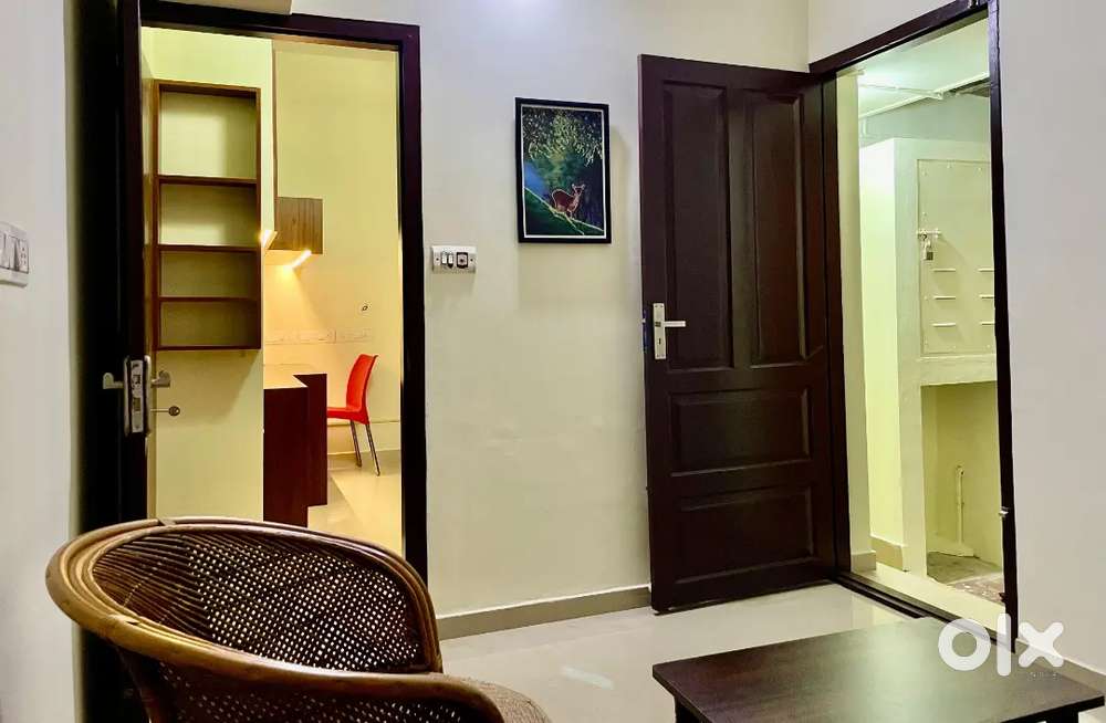 1BHK House For Lease (8 Lakhs) At Edappally Opposite Lulumall