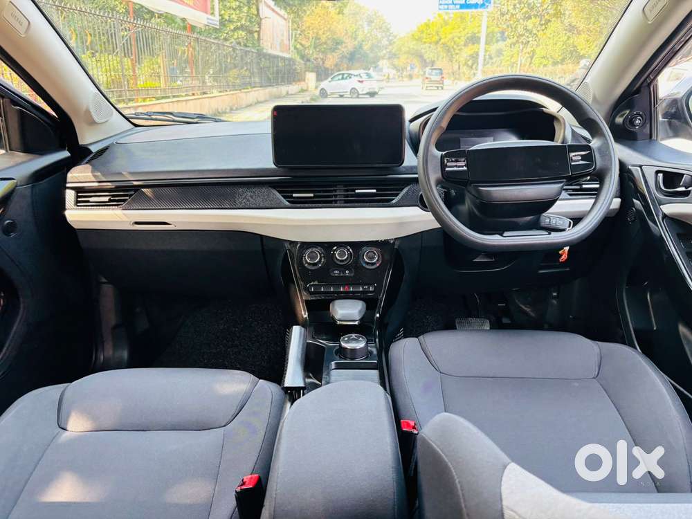 Tata Nexon Pure (s) 1.2 Petrol 6amt, 2025, Petrol