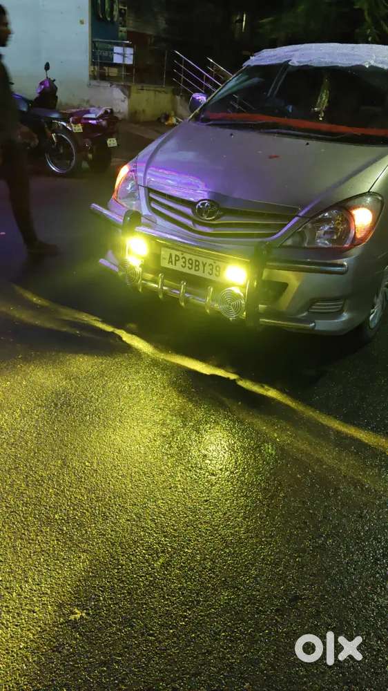 Toyota Innova 2010