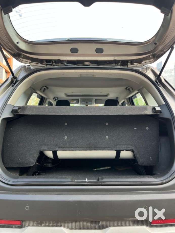 Maruti Suzuki Brezza 1.5 Vxi Cng, 2024, Petrol