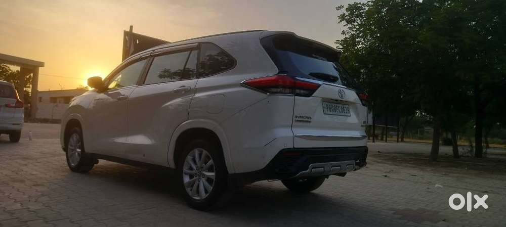 Toyota Innova Hycross 2.0 Vx Hybrid 7 Str, 2023