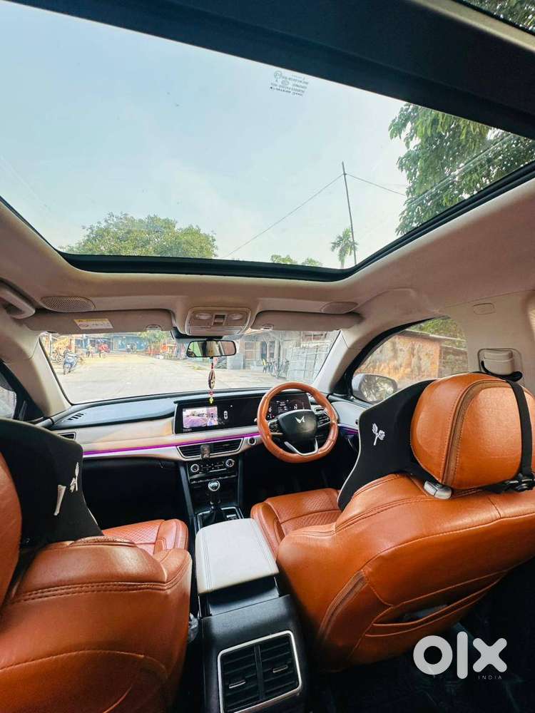 Mahindra Xuv700 Ax7l Manual /diesel 2022 / 1st Owner/ Only 56000