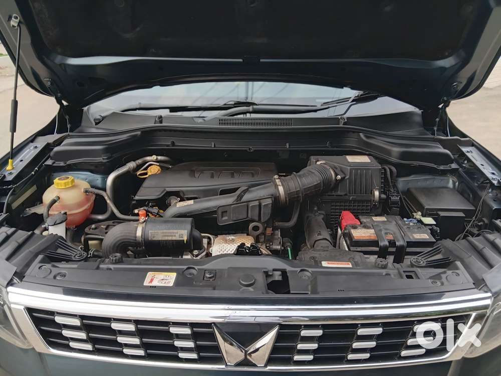Mahindra Xuv300 1.2 W6 Amt Petrol, 2023, Petrol