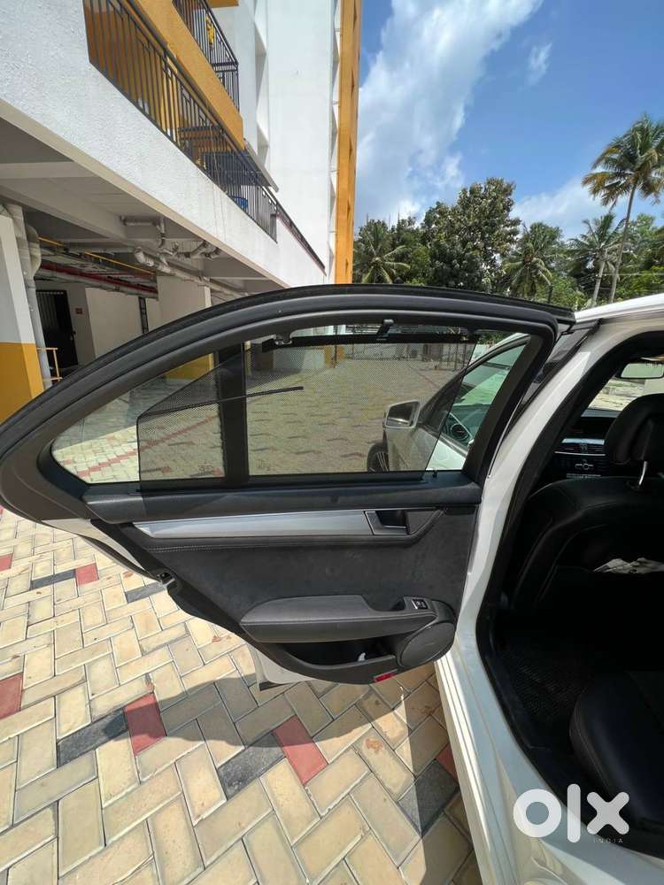 Pearl White 2014 Mercedez Benz 220